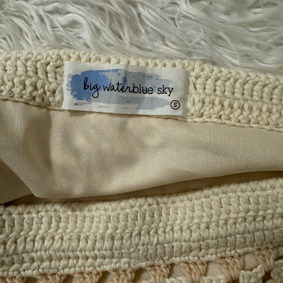 Big water blue sky Crochet mini skirt in cream size Small - Picture 3 of 5